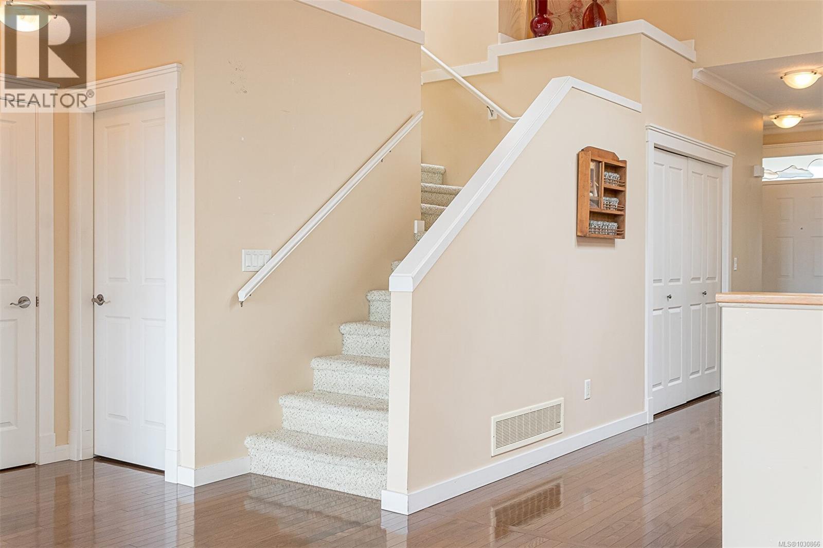 #6 500 Russell Rd - 28