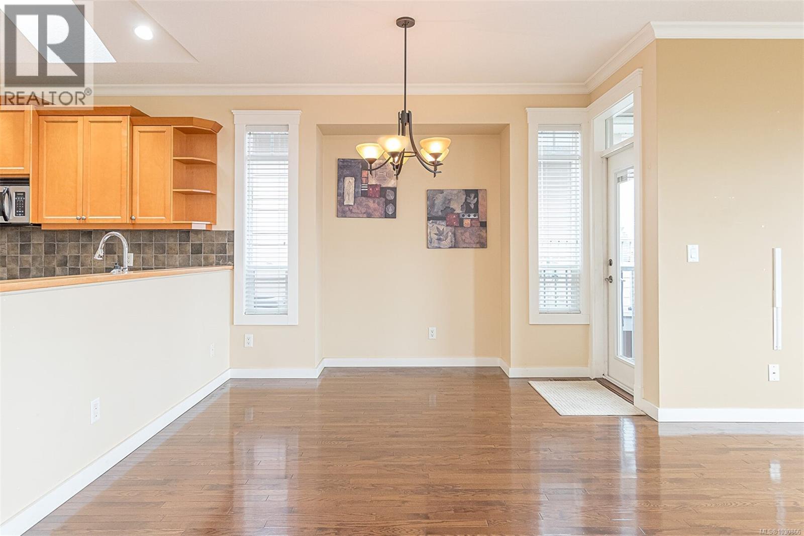 #6 500 Russell Rd - 30