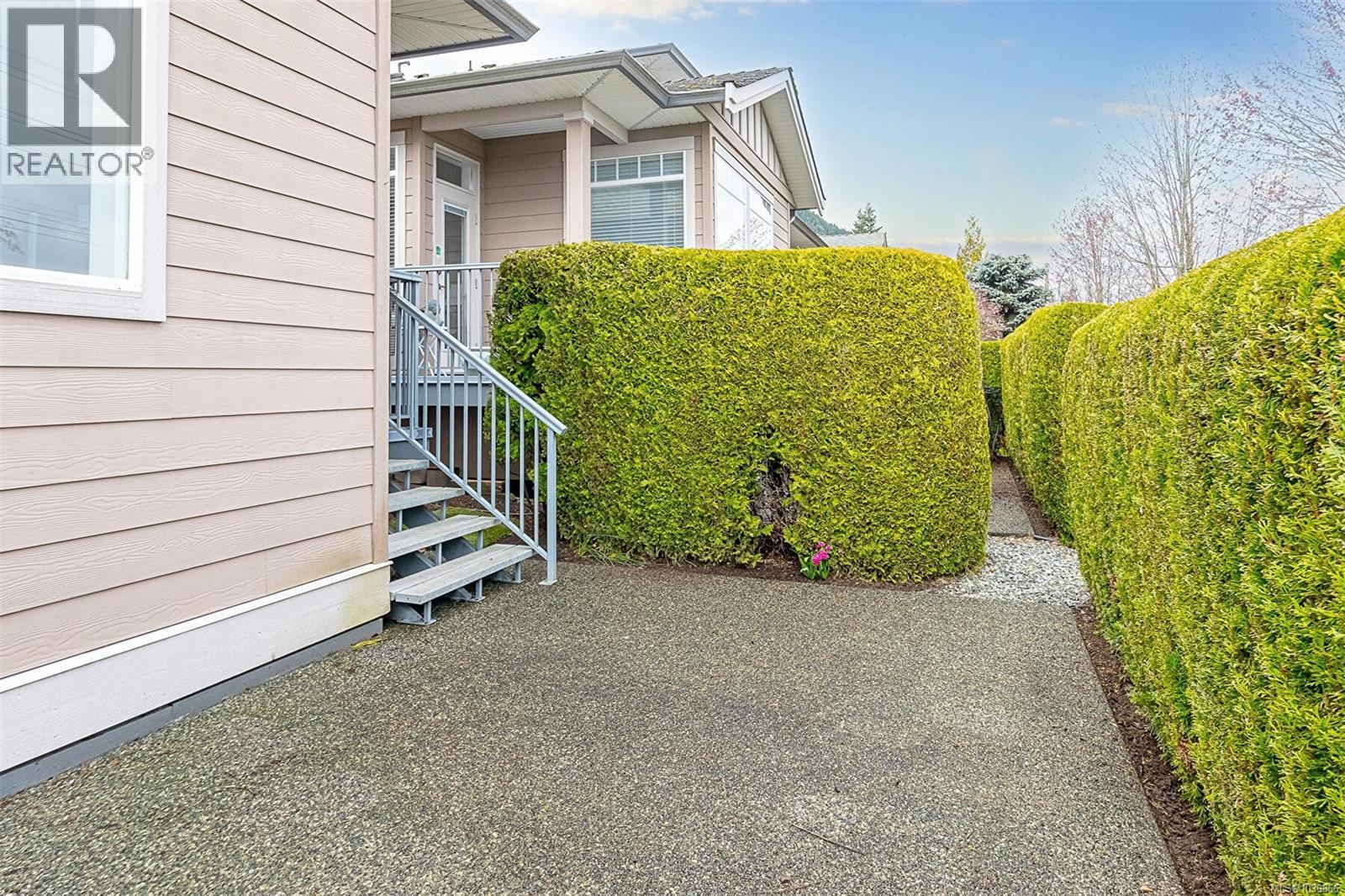 #6 500 Russell Rd - 18