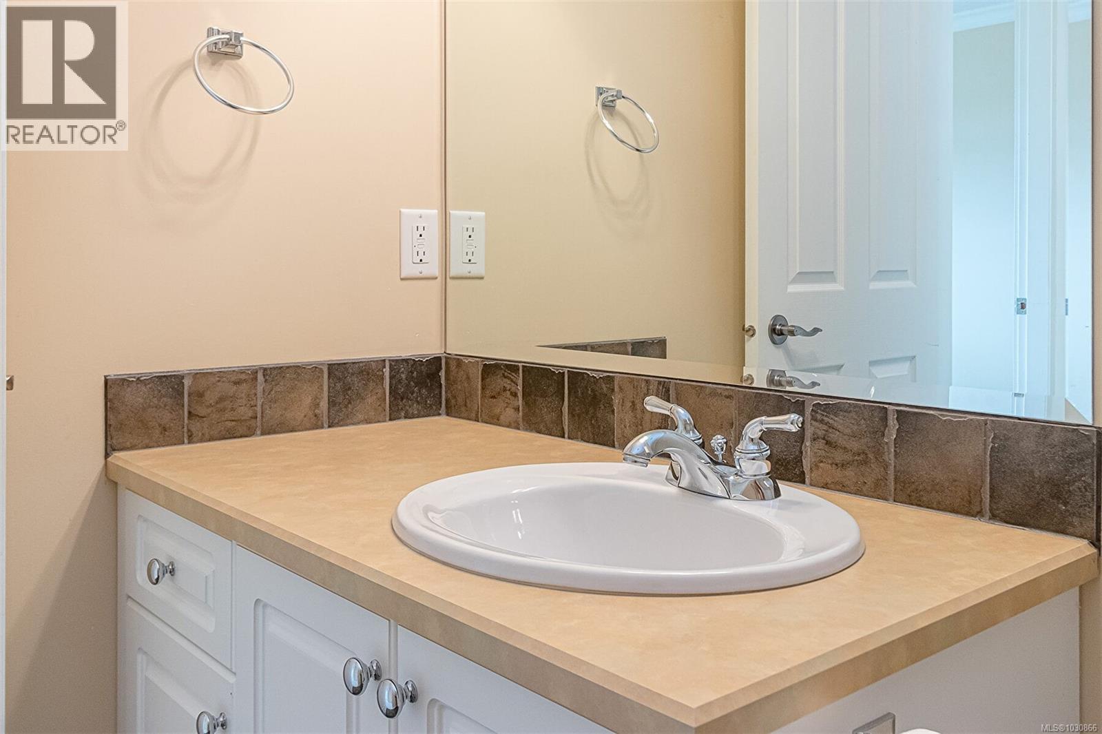 6 500 Russell Rd, Ladysmith