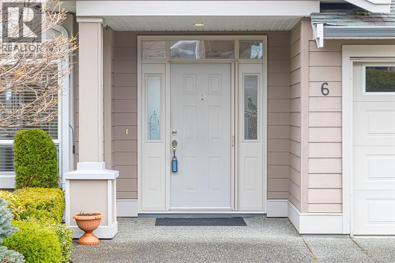 #6 500 Russell Rd - 24