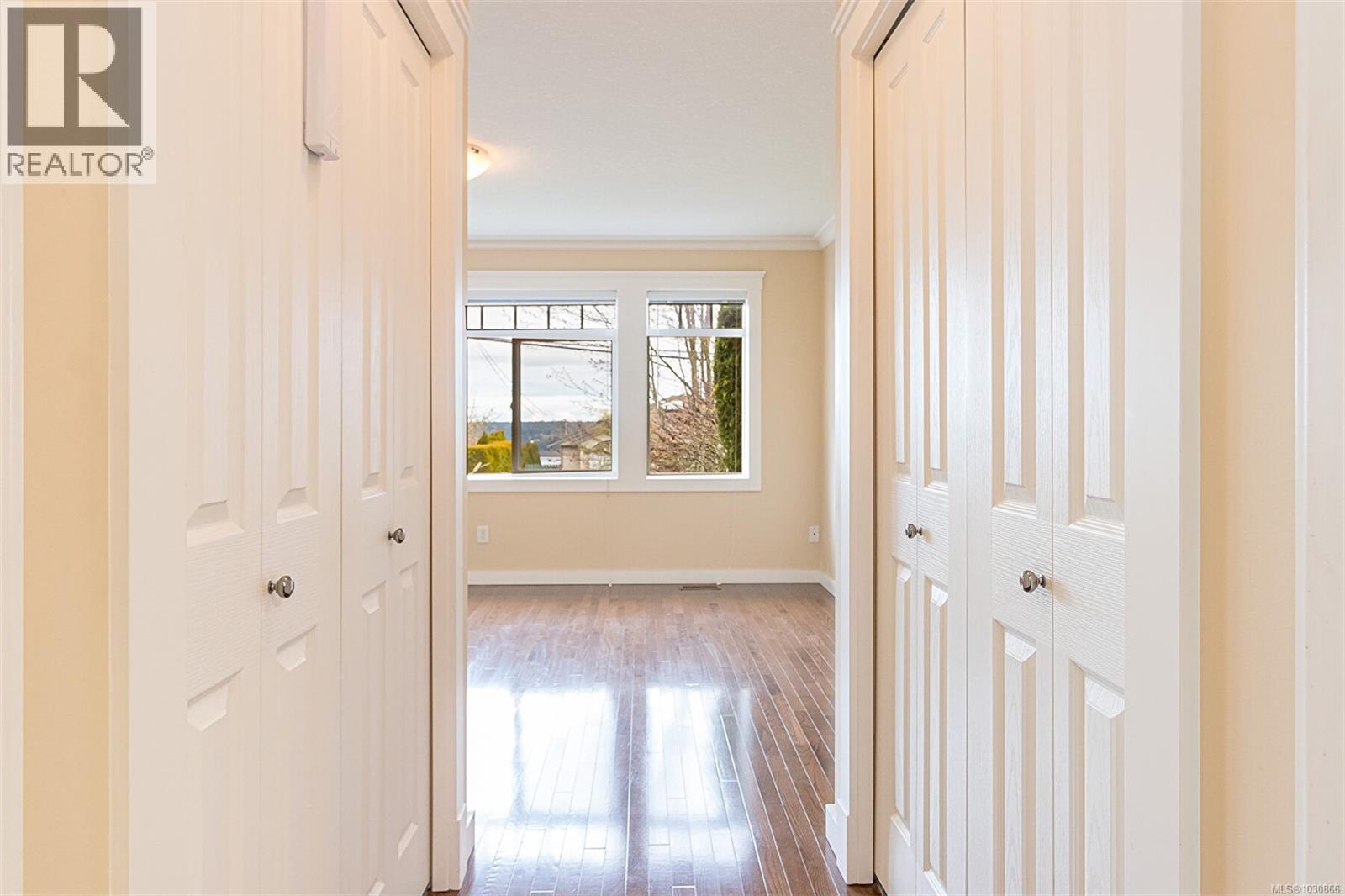 #6 500 Russell Rd - 8