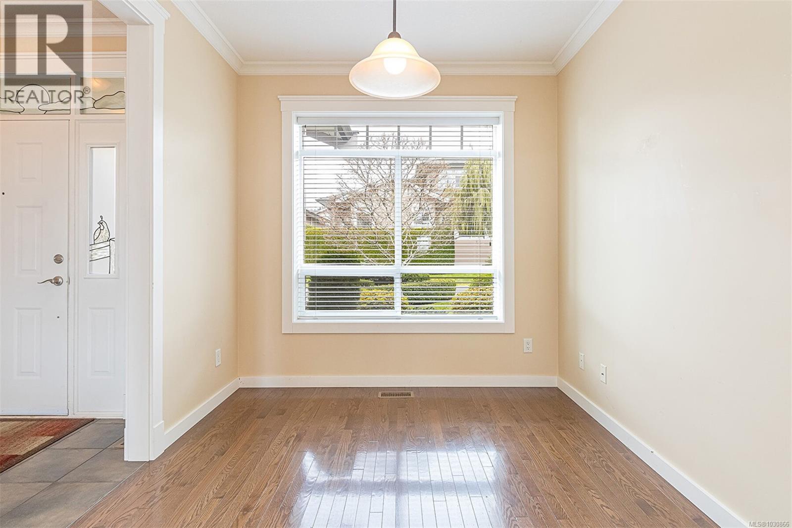 #6 500 Russell Rd - 36