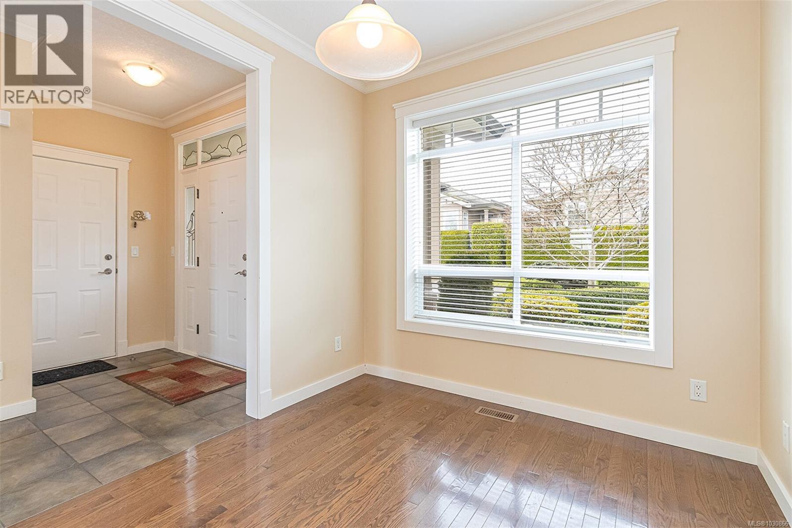 #6 500 Russell Rd - 7
