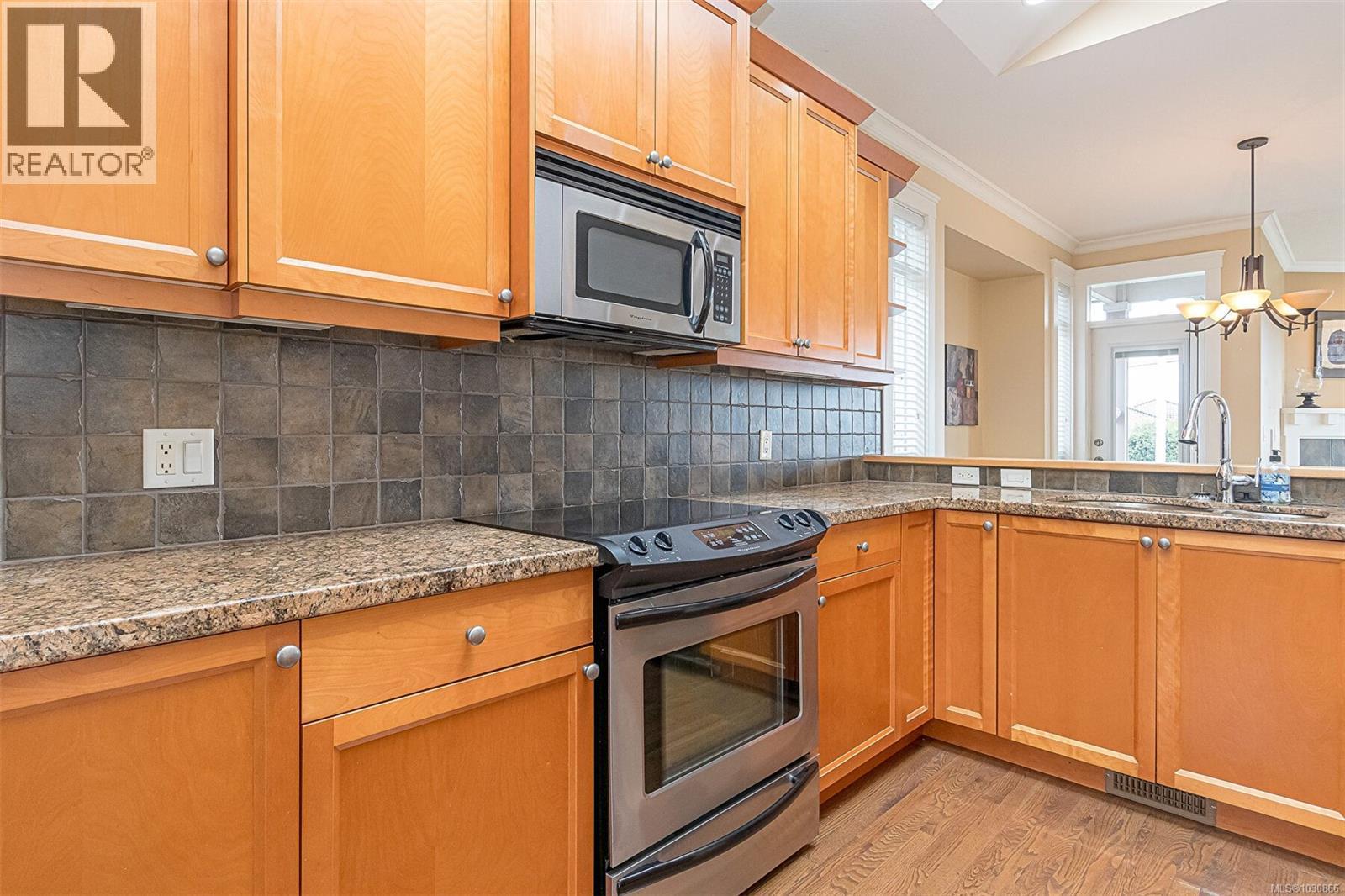 6 500 Russell Rd, Ladysmith