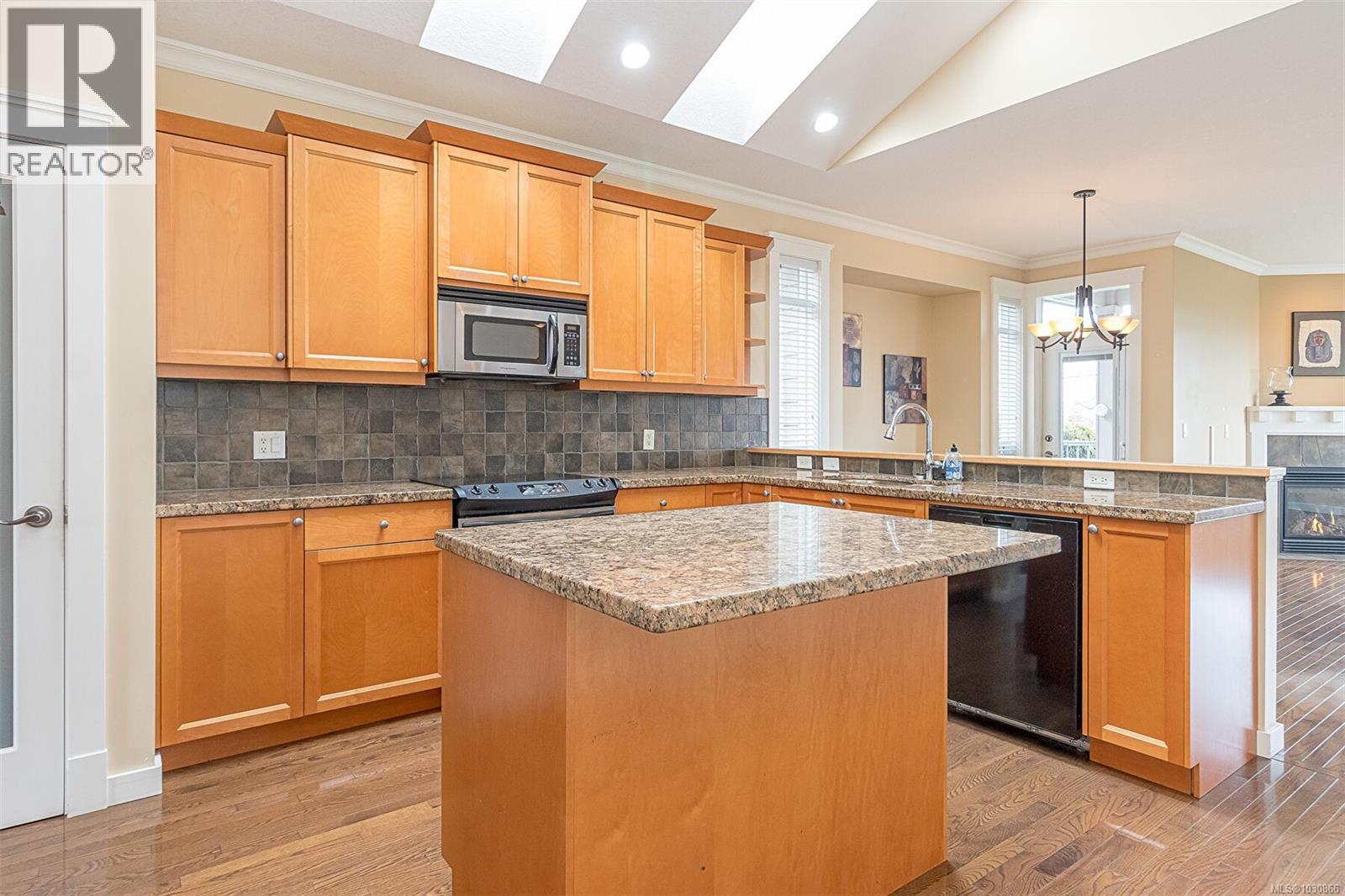 #6 500 Russell Rd - 33