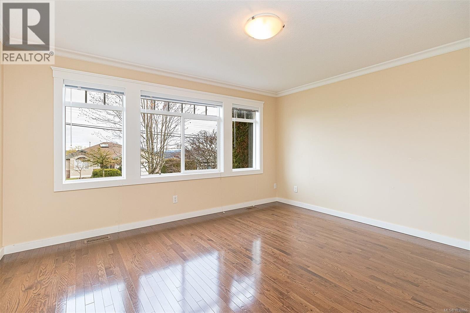 6 500 Russell Rd, Ladysmith