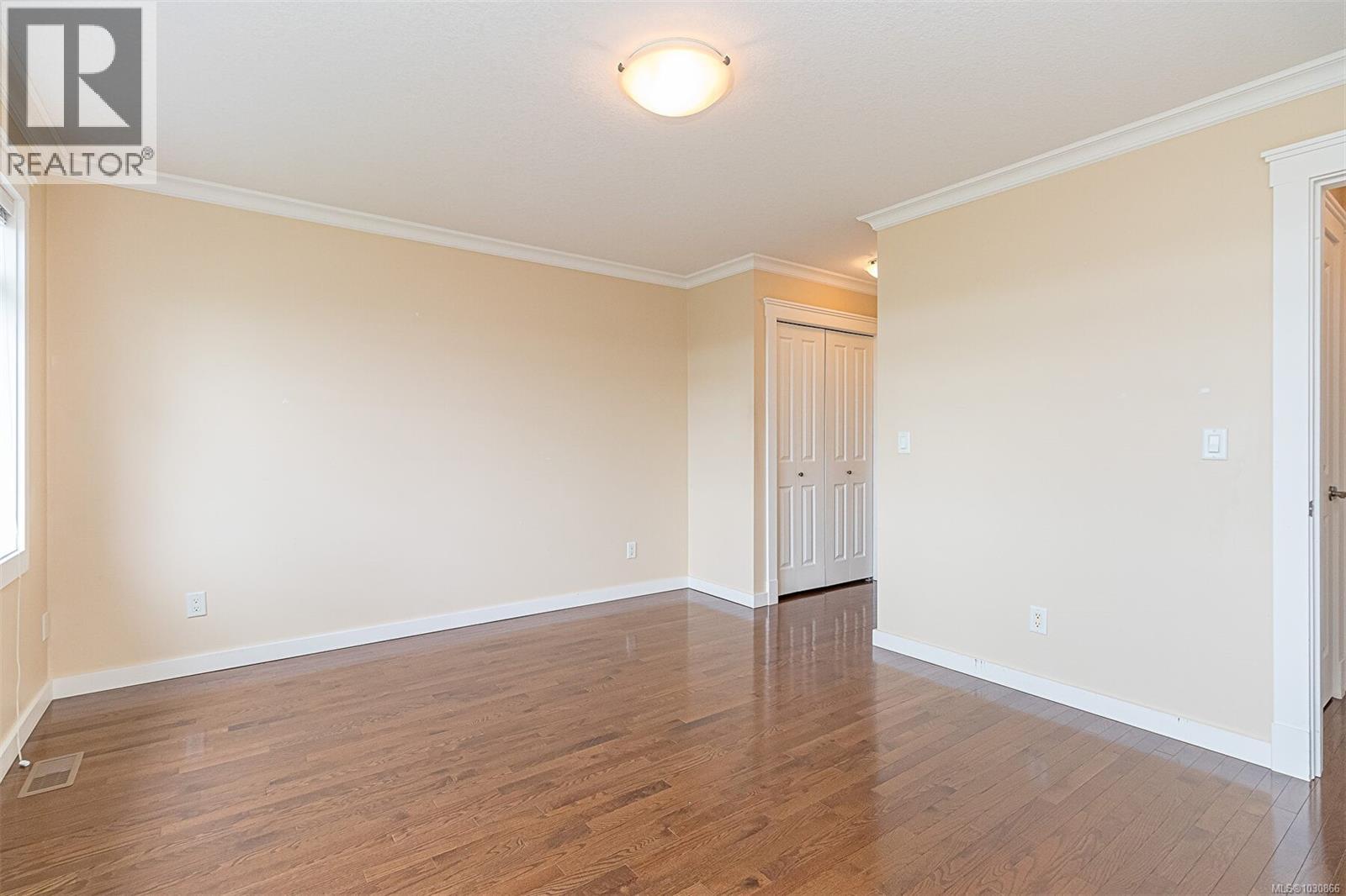 #6 500 Russell Rd - 40