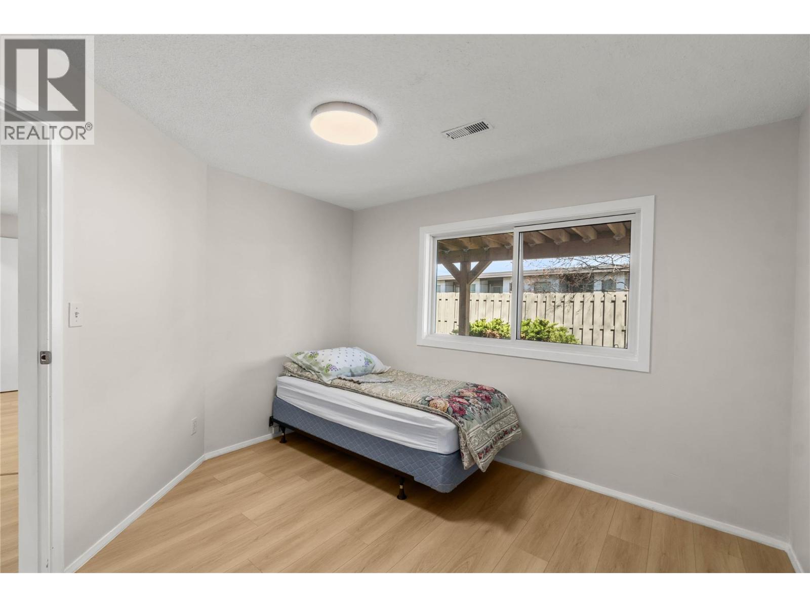 320 WHITESHIELD CRESCENT - 20