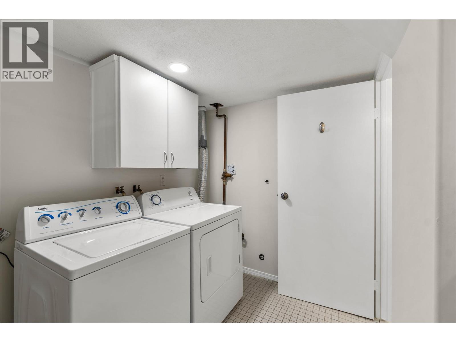 320 WHITESHIELD Crescent - 23
