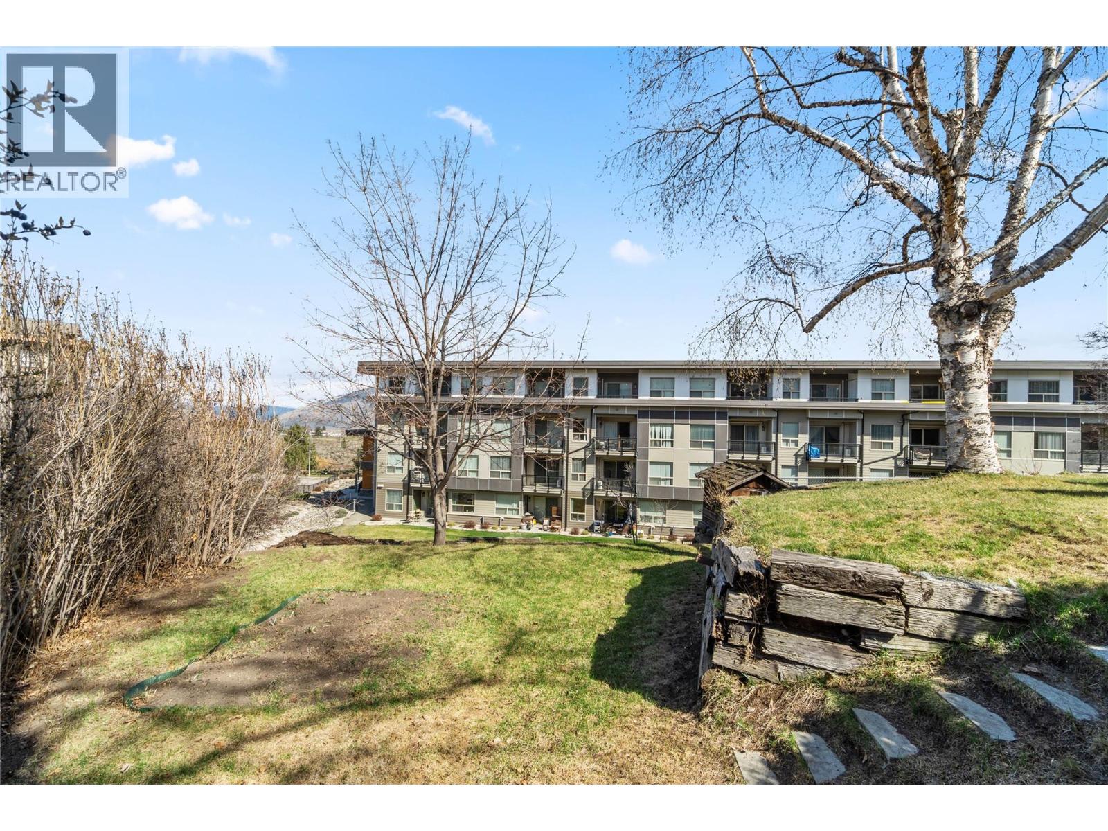 320 WHITESHIELD Crescent - 36