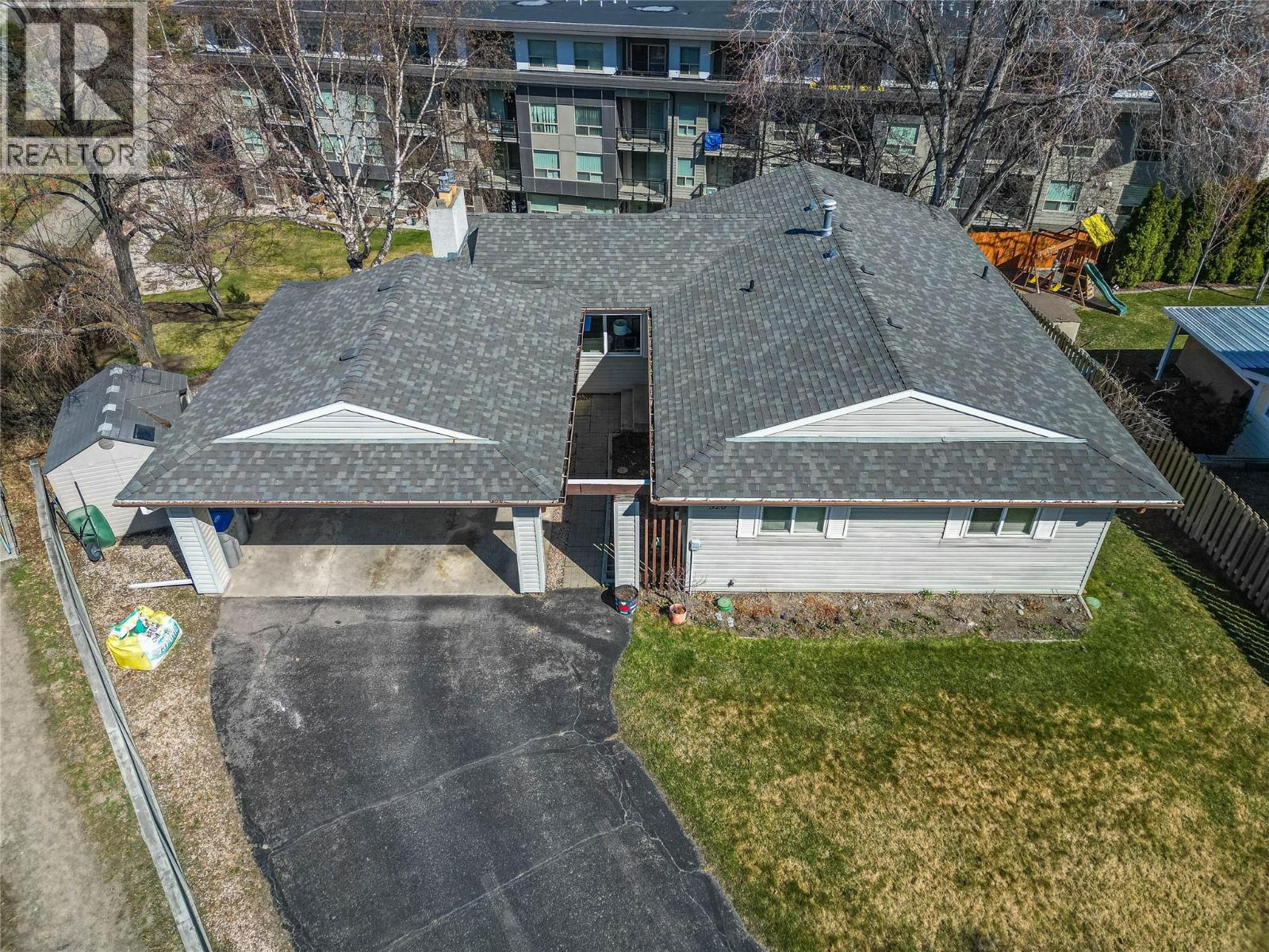 320 WHITESHIELD Crescent - 35