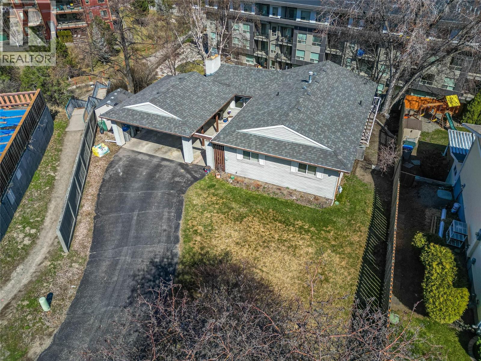 320 WHITESHIELD Crescent - 30