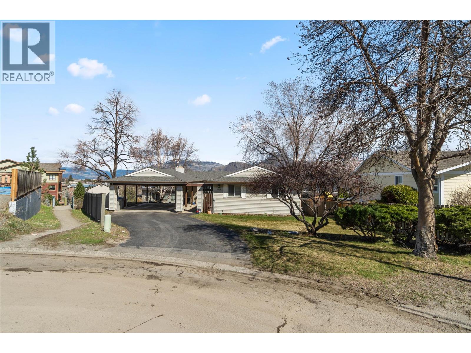 320 WHITESHIELD CRESCENT - 46