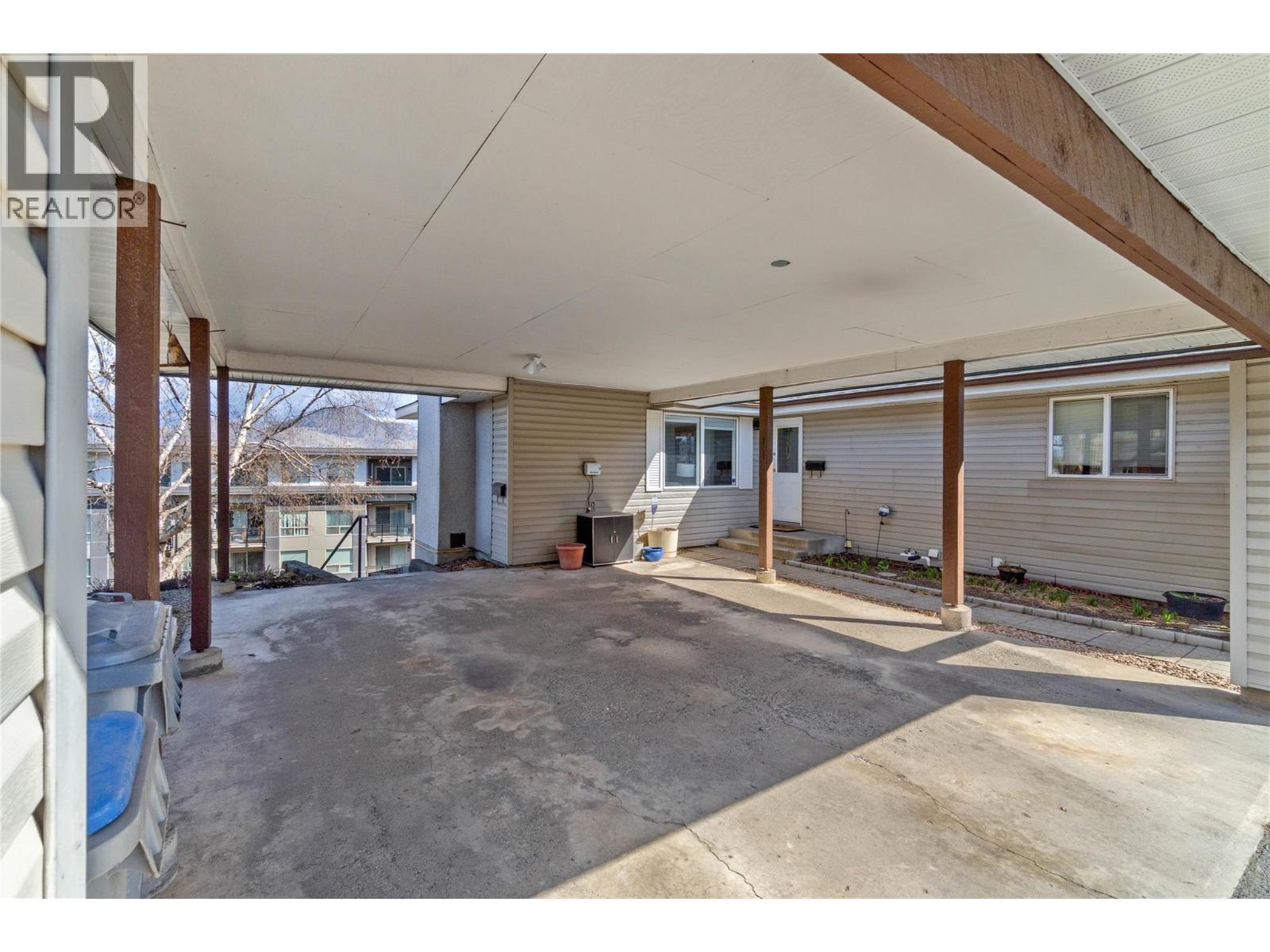 320 WHITESHIELD Crescent - 48
