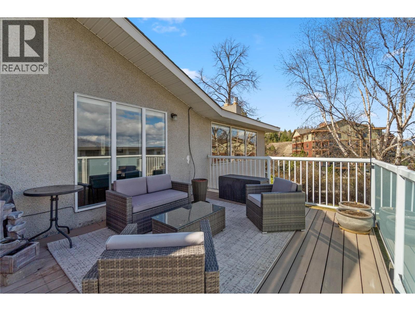 320 WHITESHIELD Crescent - 43