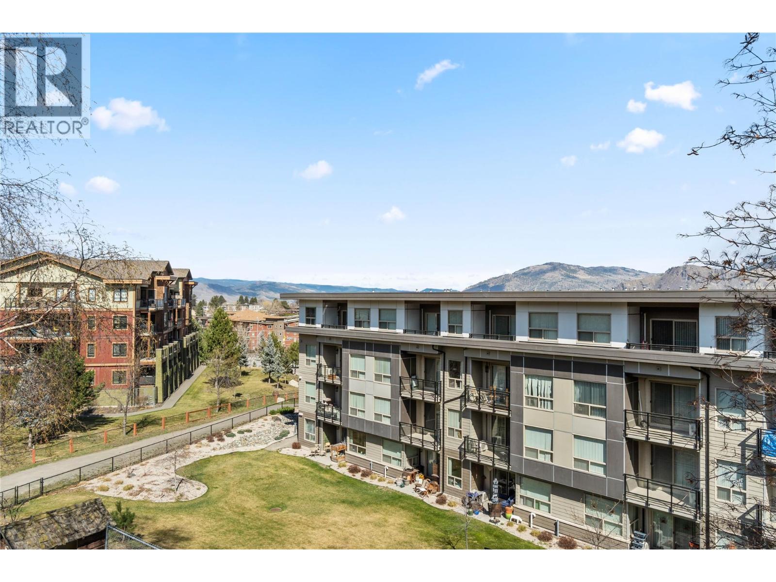 320 WHITESHIELD CRESCENT - 44