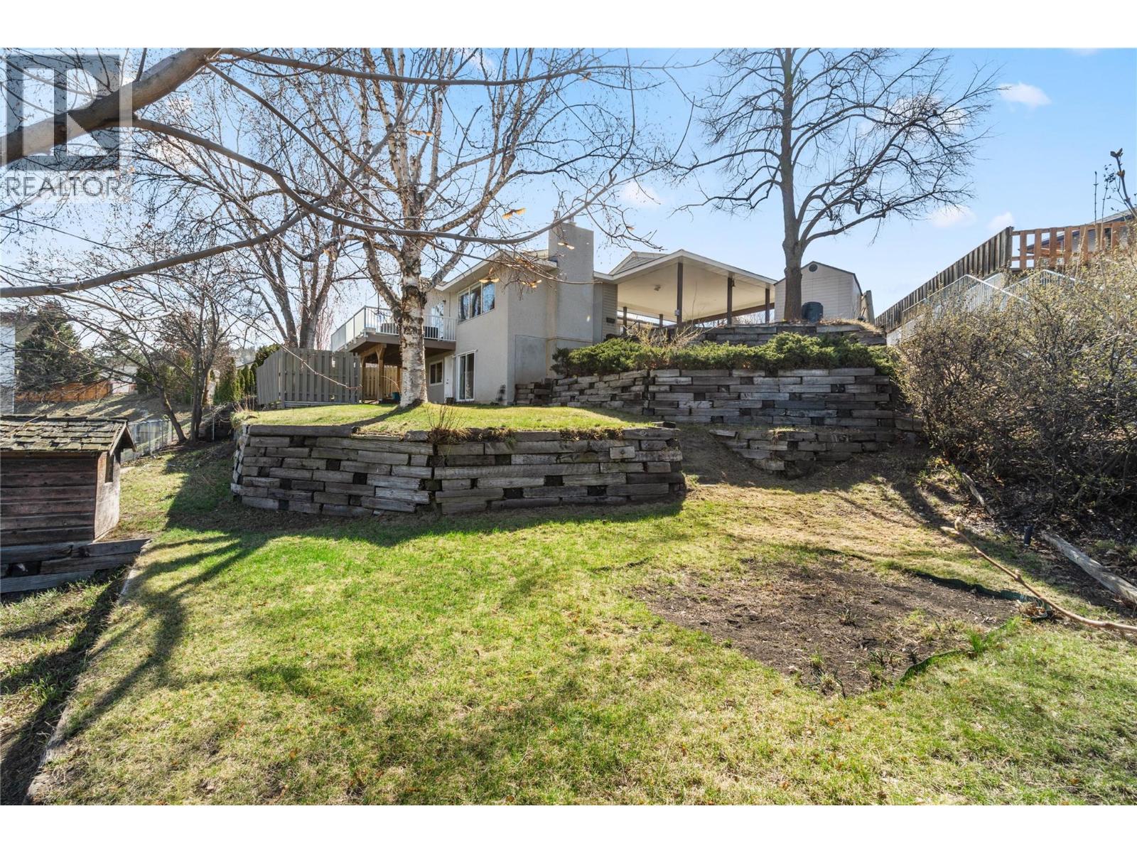 320 WHITESHIELD Crescent - 37