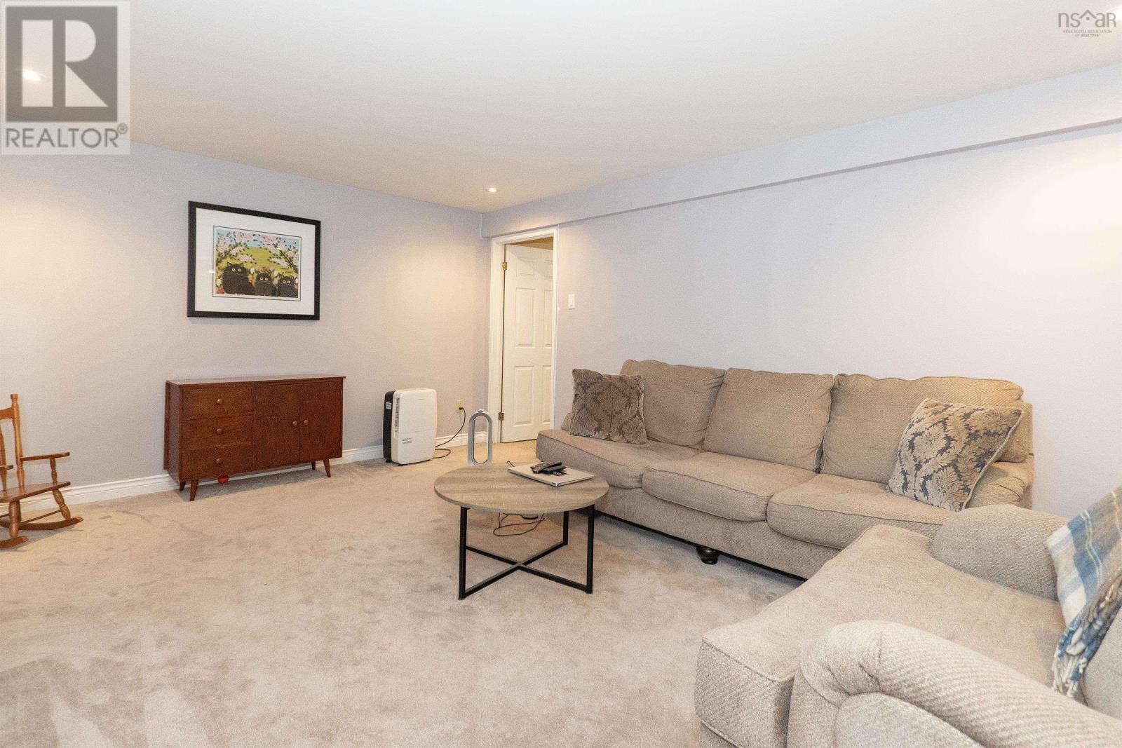 Property 39 of 48 of 193a Victoria Street E