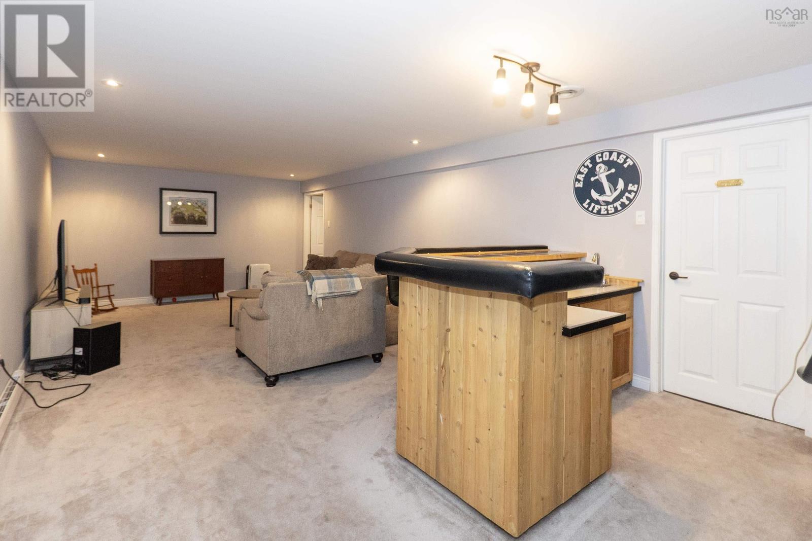 Property 36 of 48 of 193a Victoria Street E