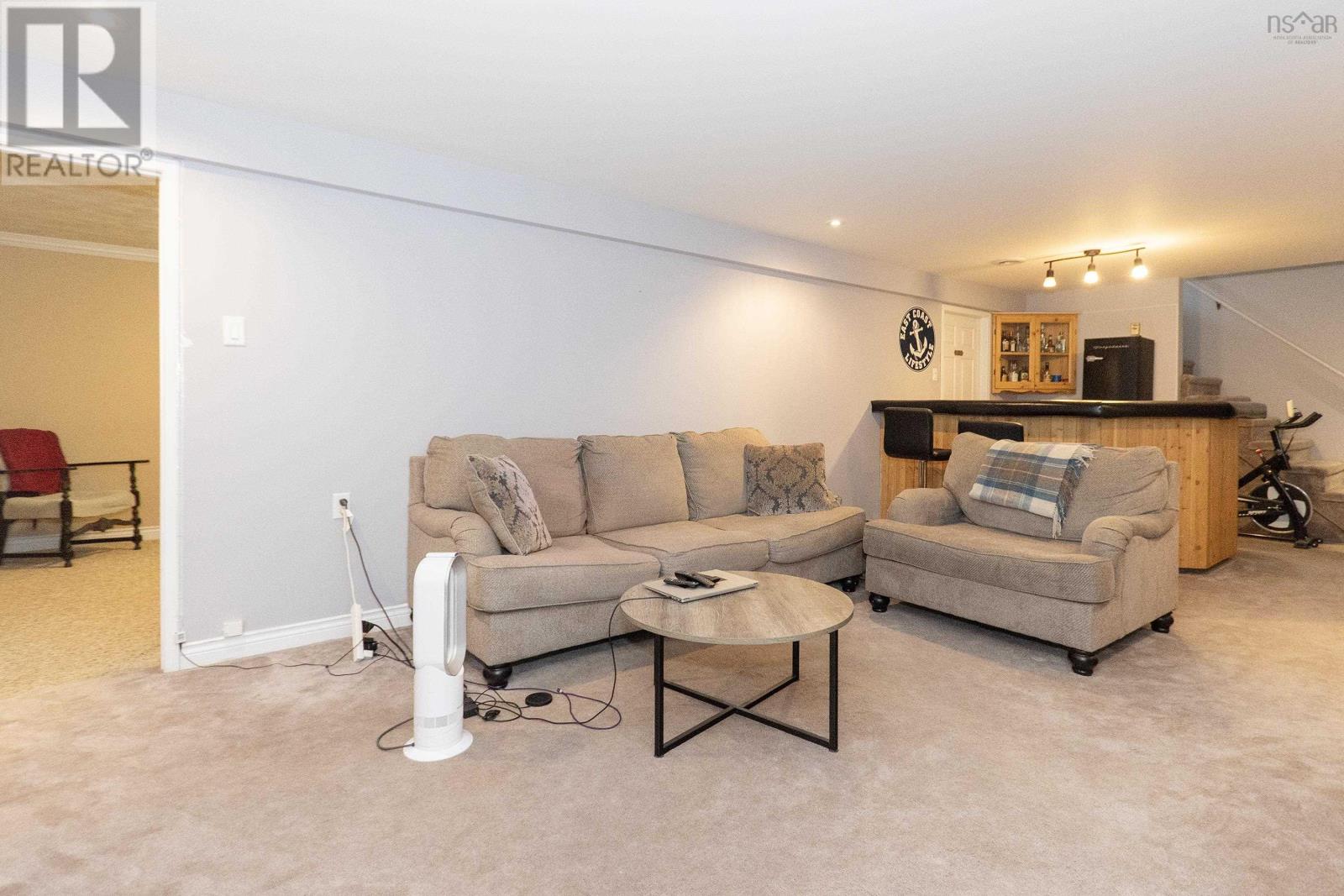 Property 40 of 48 of 193a Victoria Street E