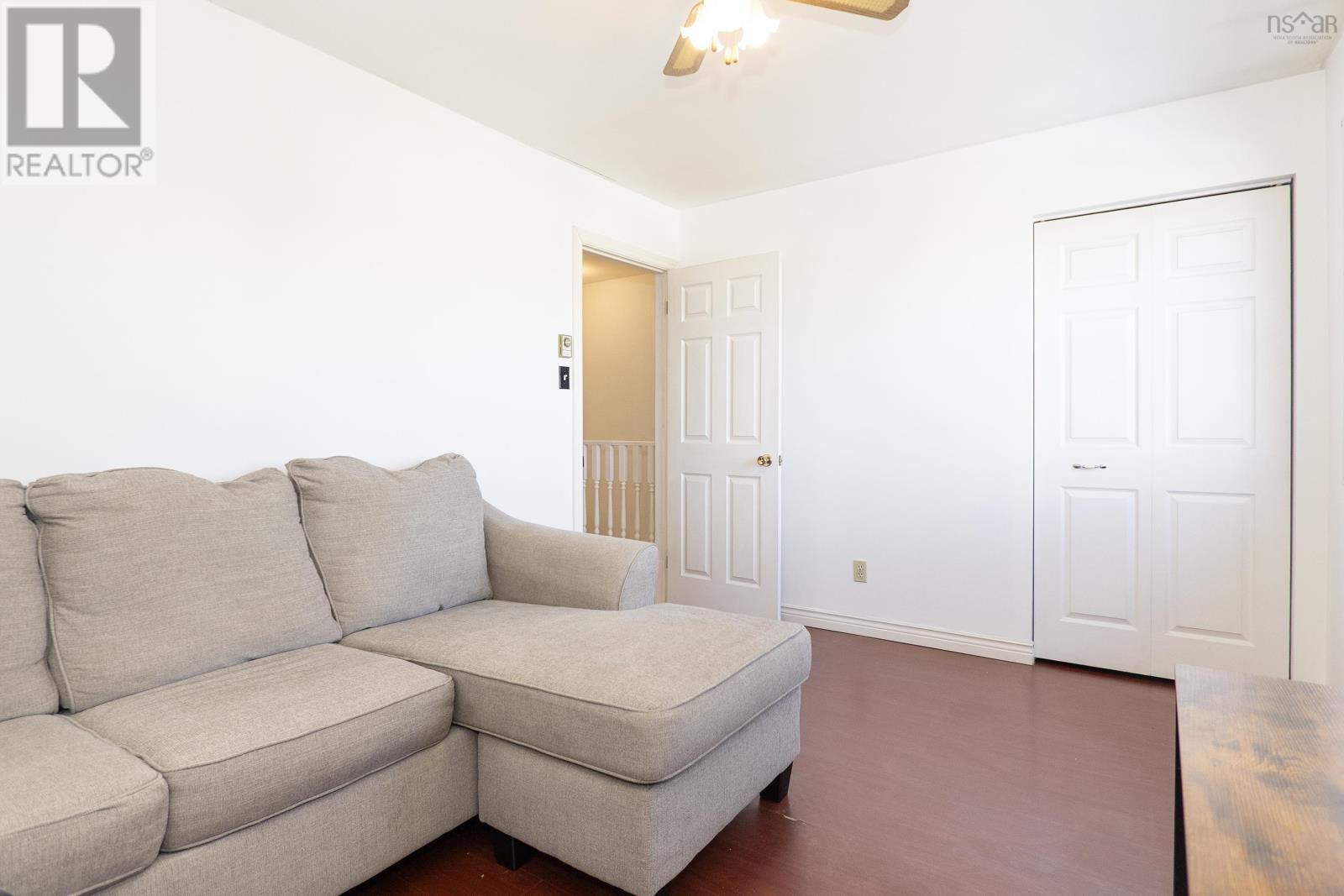 Property 33 of 48 of 193a Victoria Street E