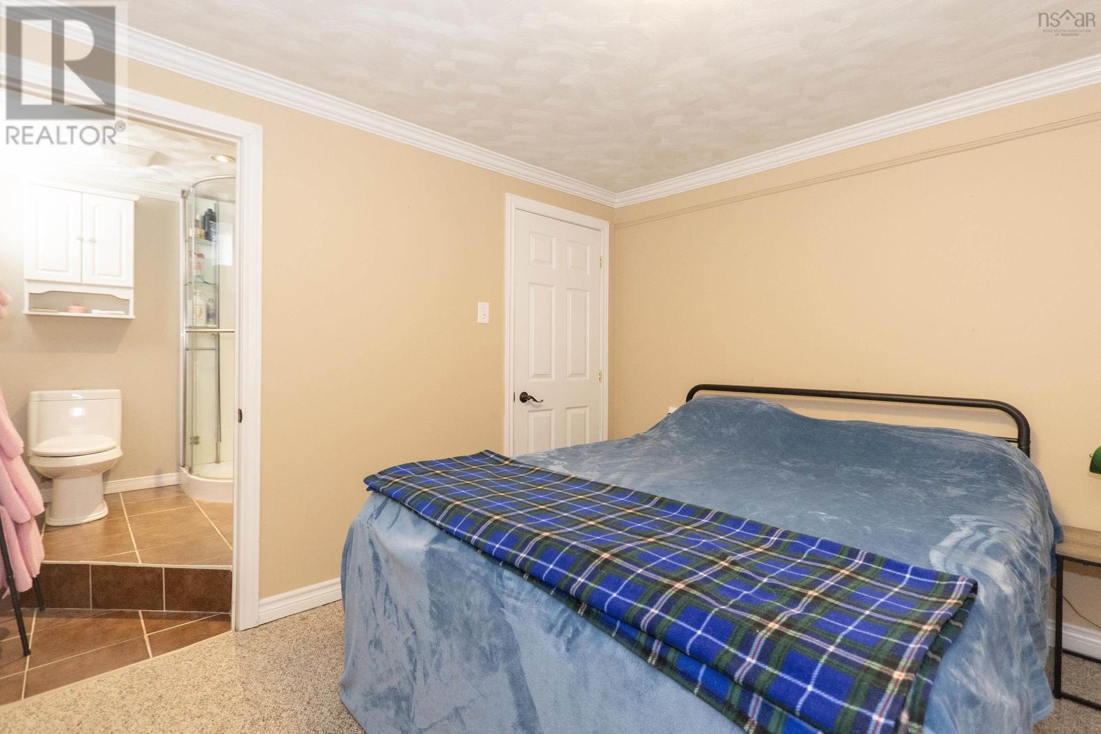 Property 43 of 48 of 193a Victoria Street E