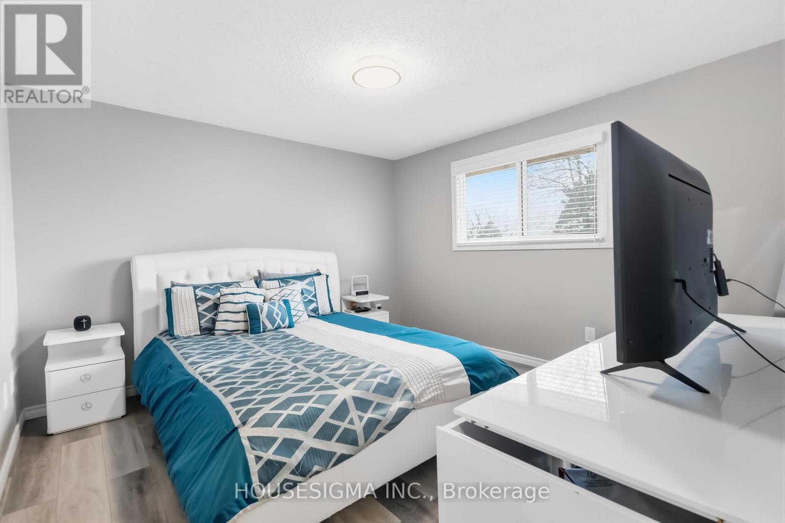 861 DEARNESS DRIVE Property Photo