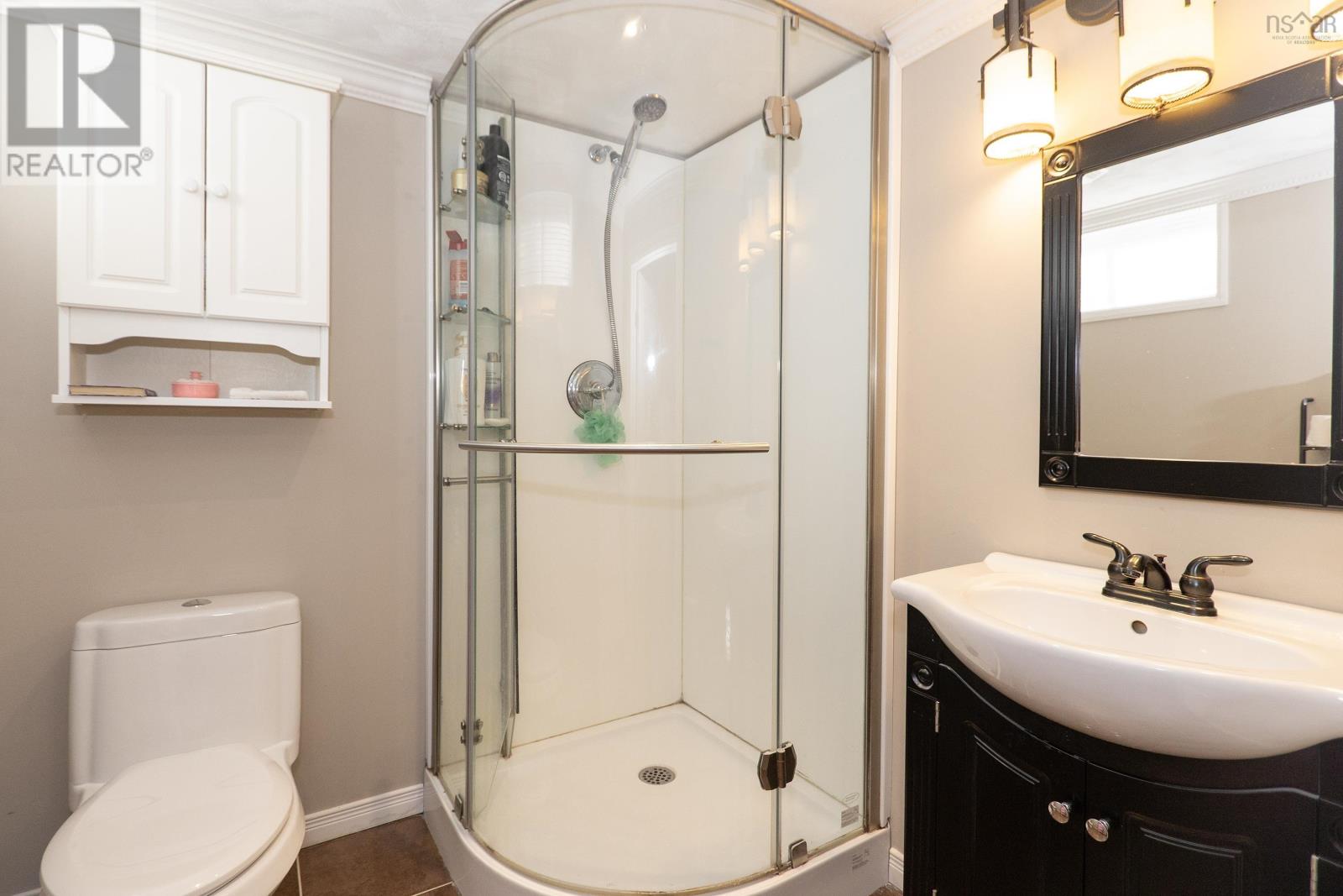 Property 44 of 48 of 193a Victoria Street E