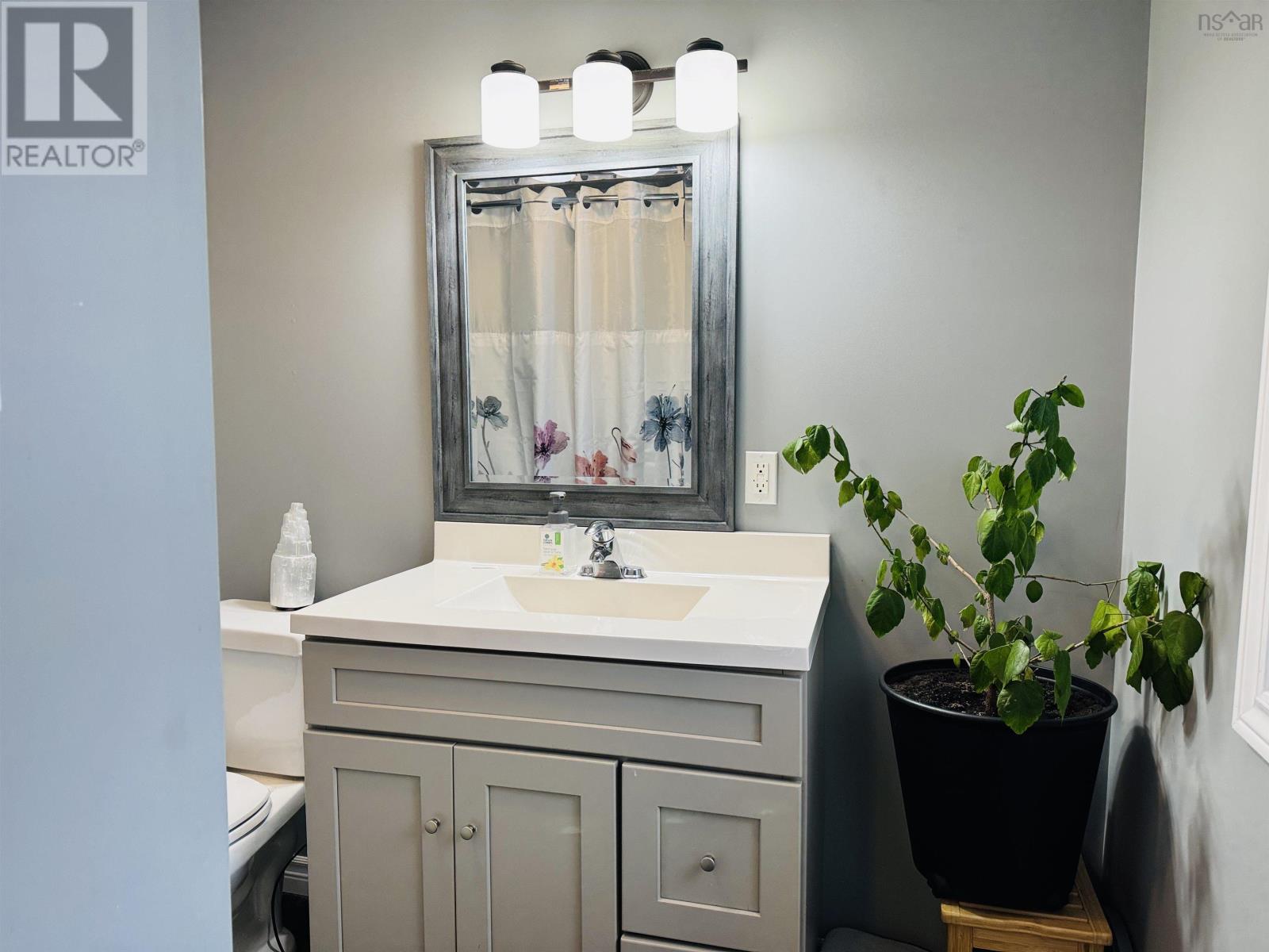 Property 10 of 21 of 1787 Western Avenue