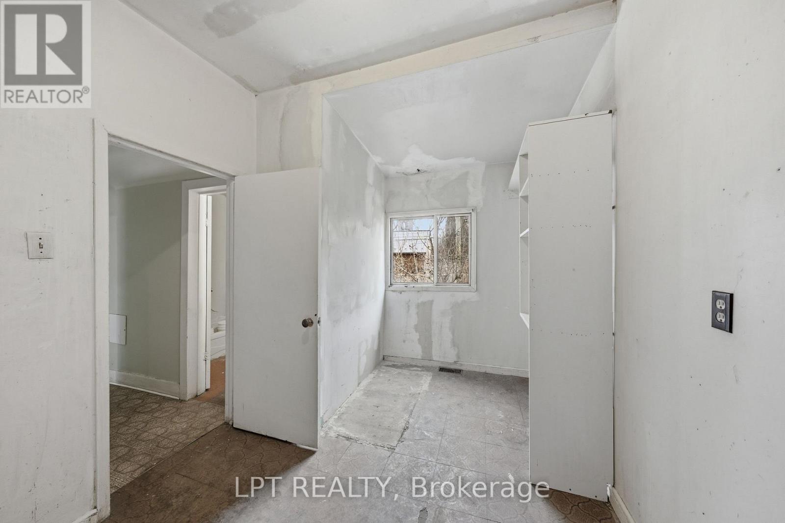 2838 HAUGHTON AVENUE — photo 22