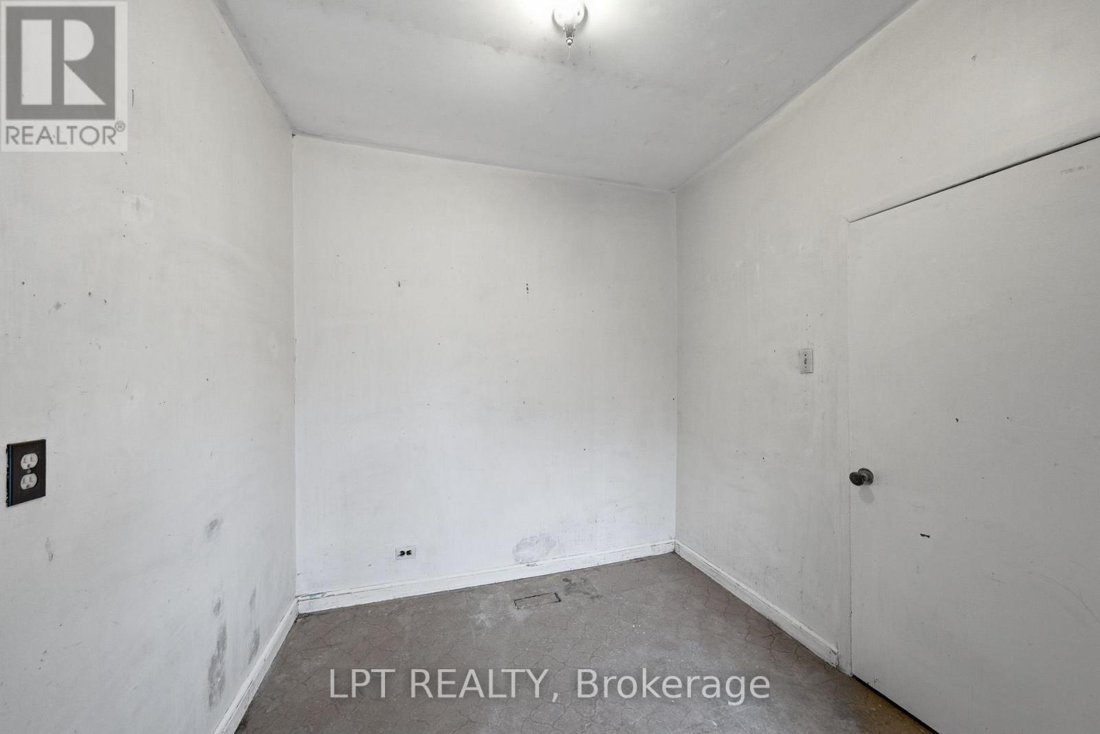 2838 HAUGHTON AVENUE — photo 23