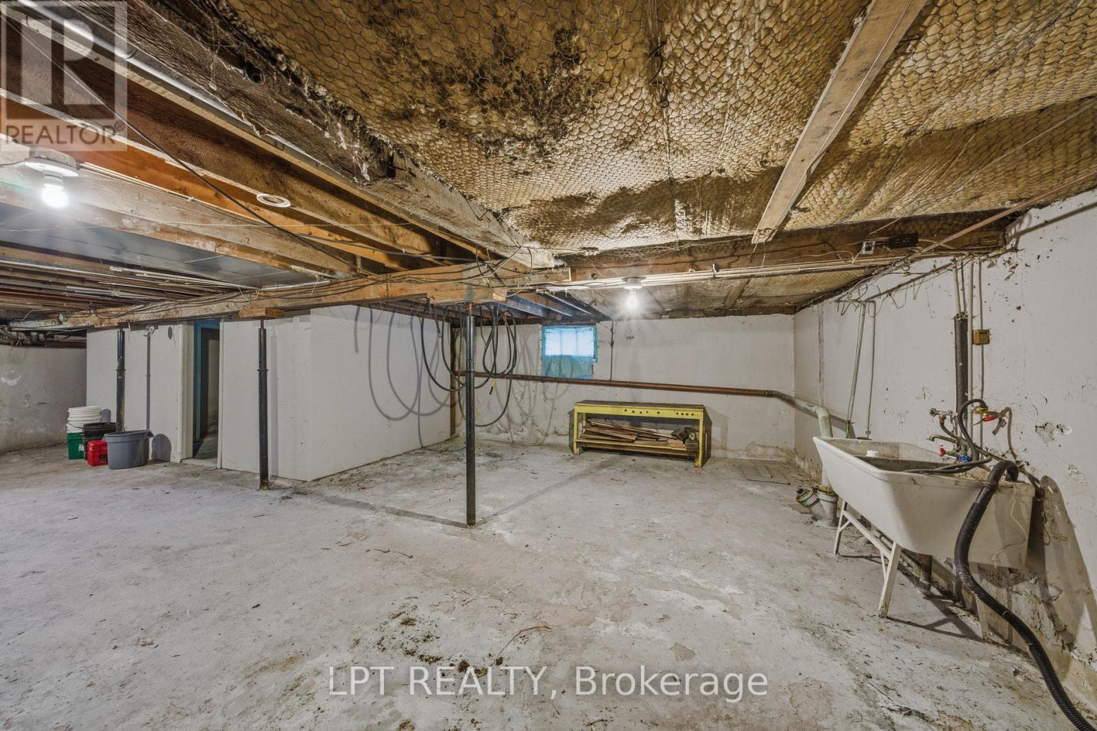 2838 HAUGHTON AVENUE — photo 29