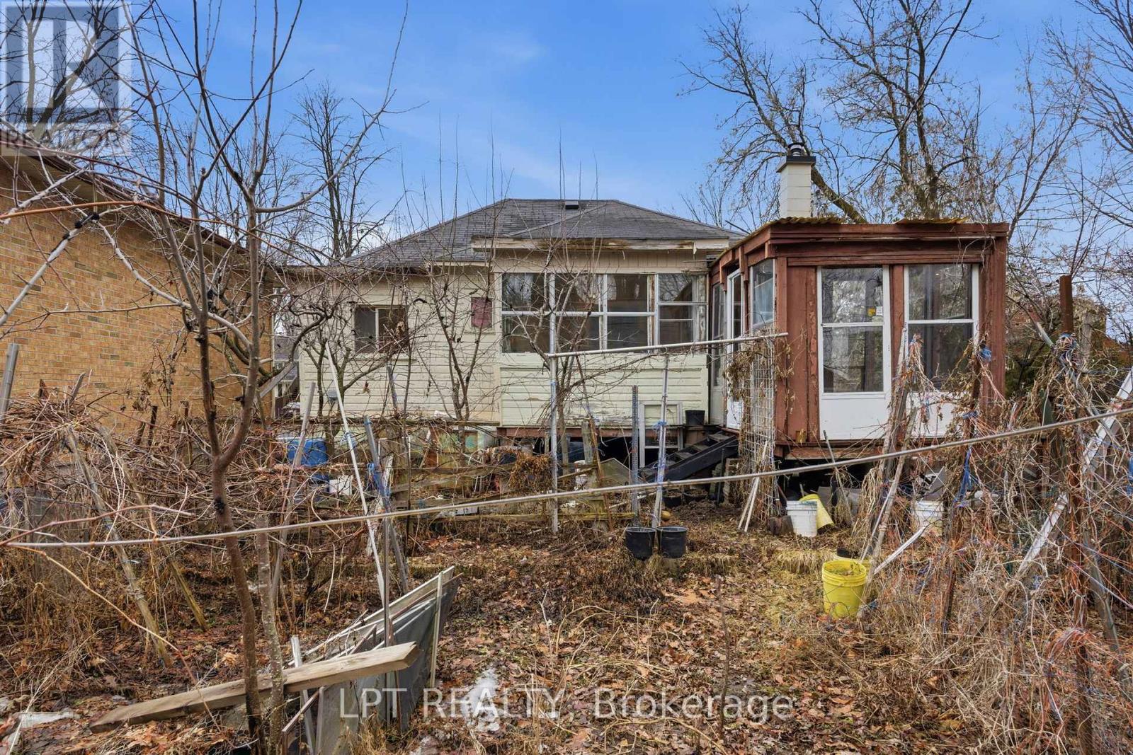 2838 HAUGHTON AVENUE — photo 32