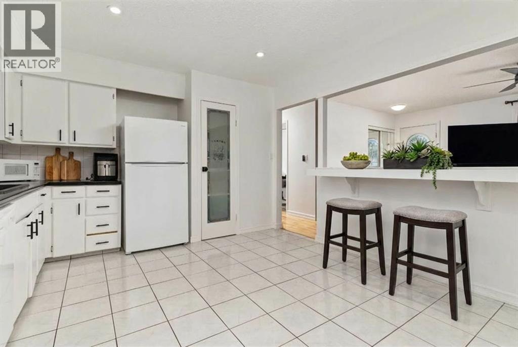 
          6603 Marler Drive
            <br/>
            <span>Camrose</span>
            , 
            <span>AB</span>
             <span>T4V3R1</span>
         - Photo 6