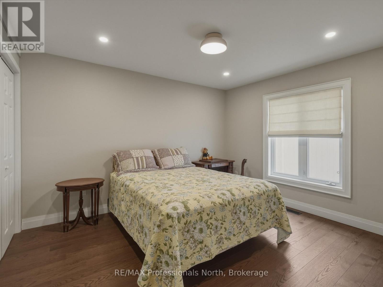 8 WOODS HOLLOW, Gravenhurst (Muskoka (S)), Ontario