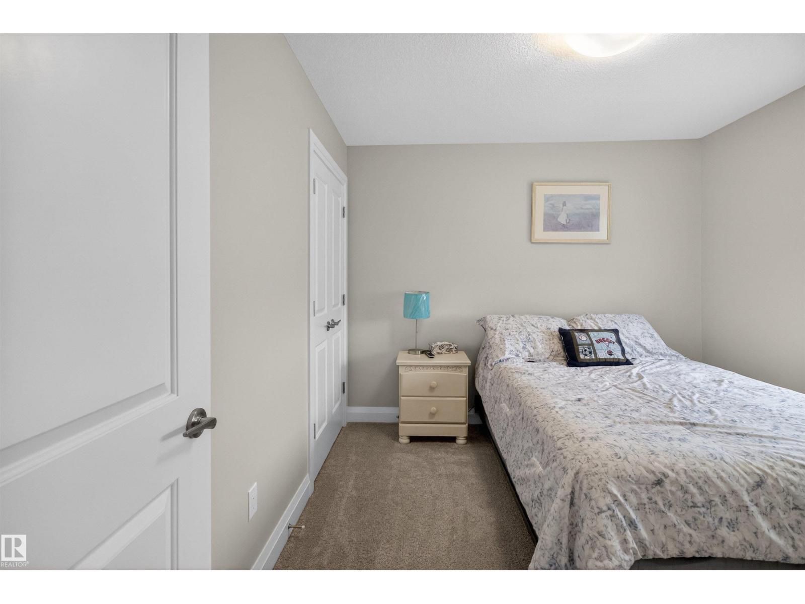 385 Charlesworth Drive SW, Edmonton