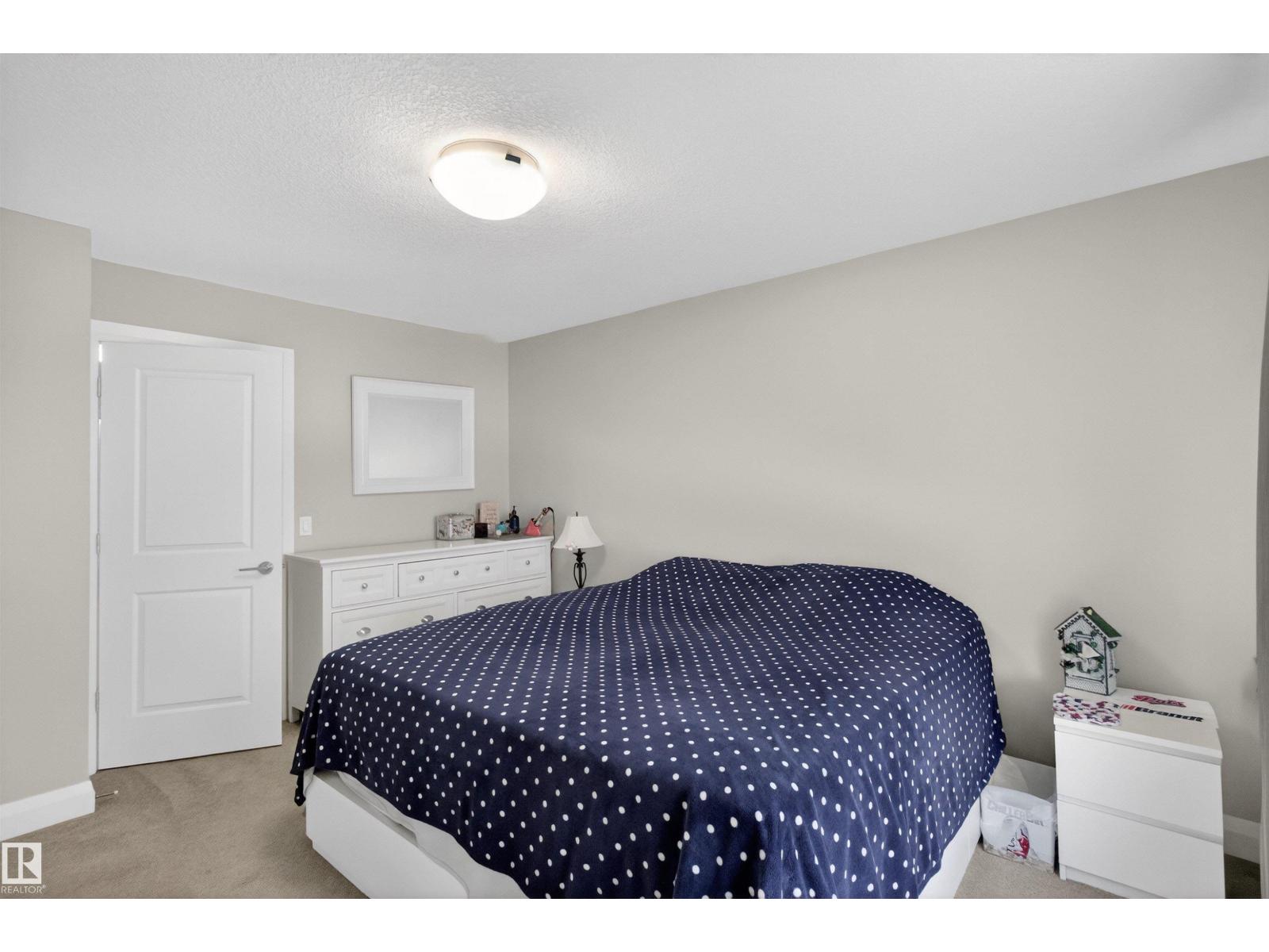 385 Charlesworth Drive SW, Edmonton