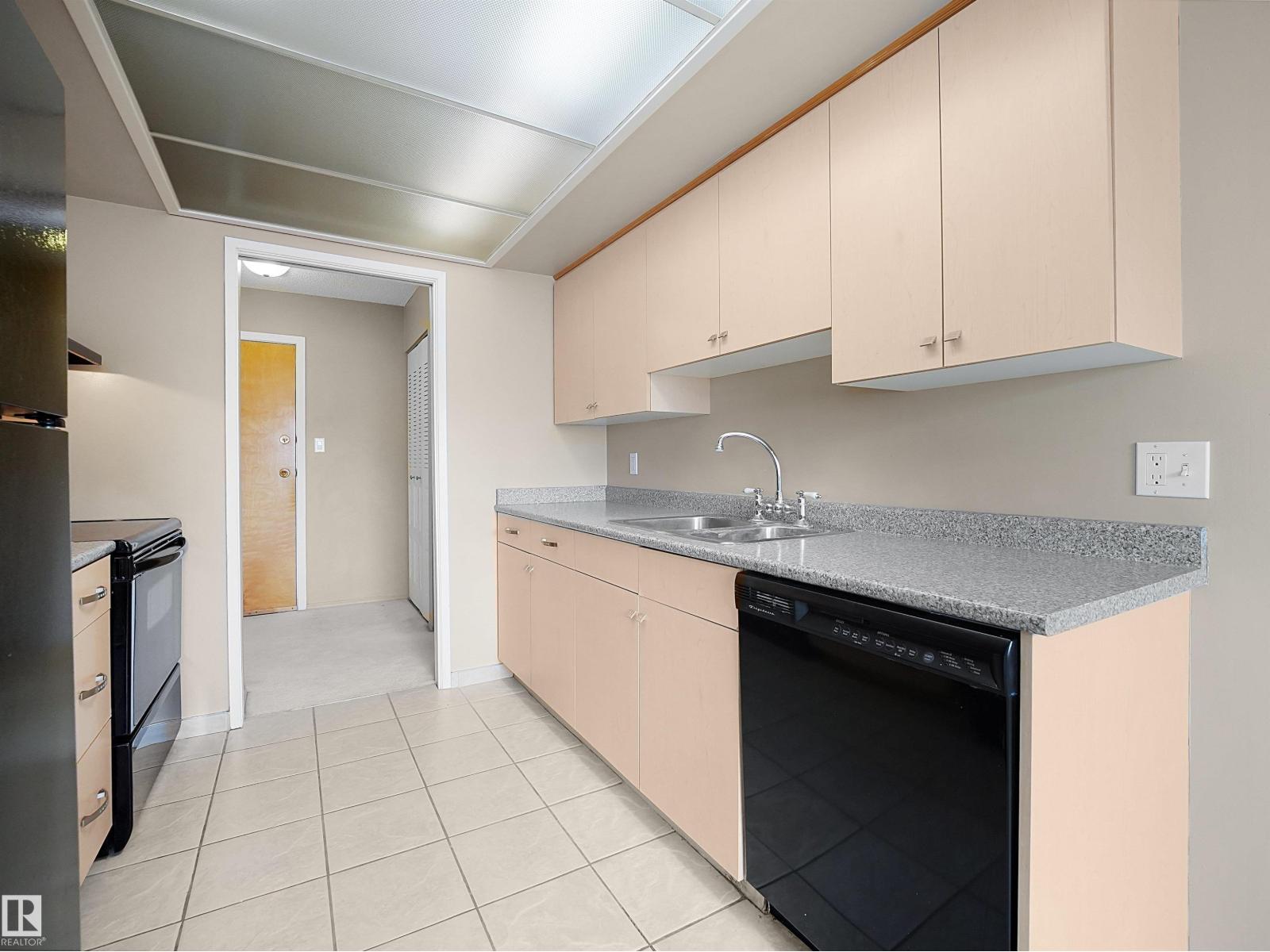 #428 4404 122 ST NW, Edmonton