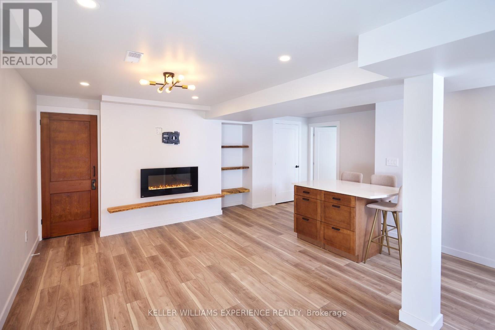 43 DUNNETT DRIVE - 35