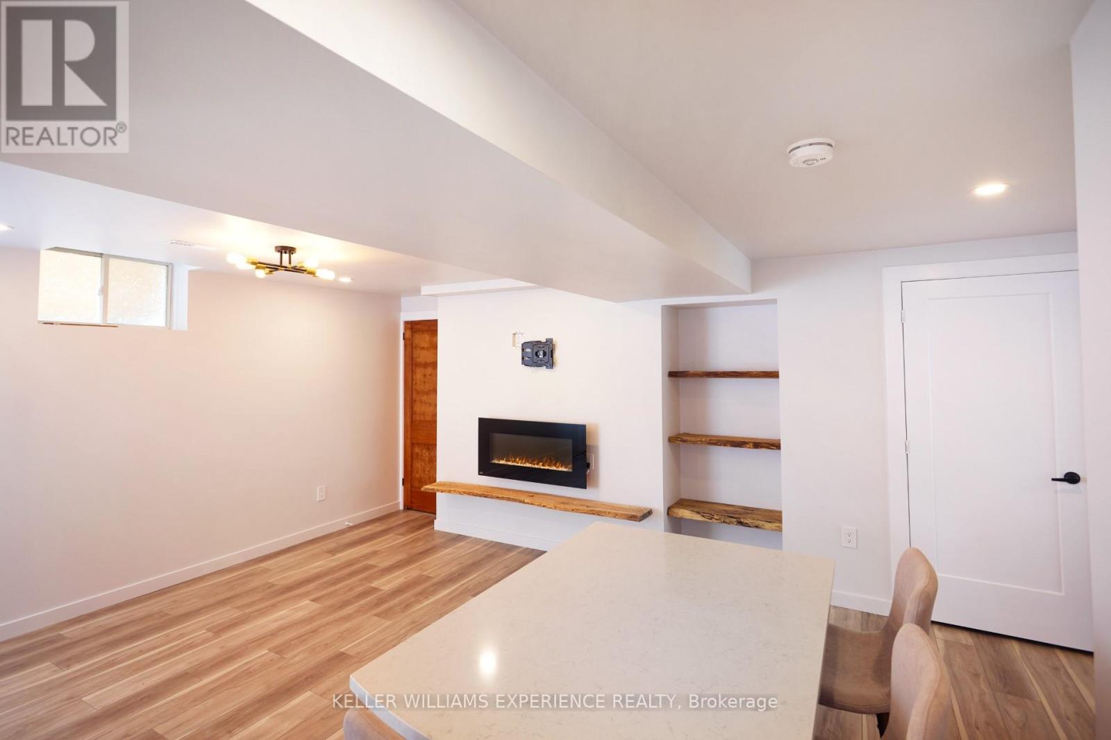 43 DUNNETT DRIVE - 36