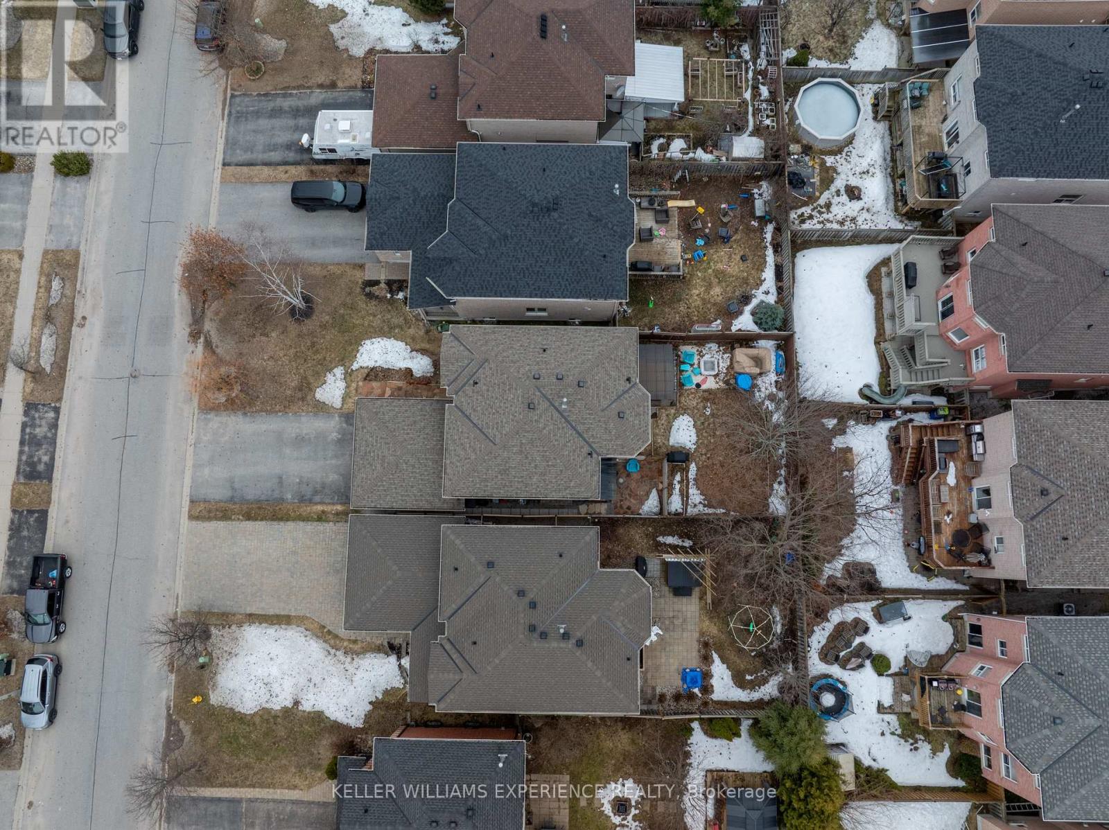43 DUNNETT DRIVE - 40