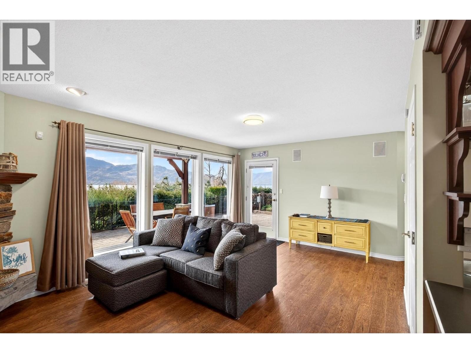 5312 Fulton Place, Peachland