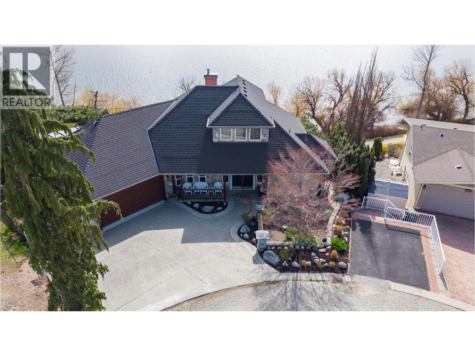 5312 Fulton Place, Peachland
