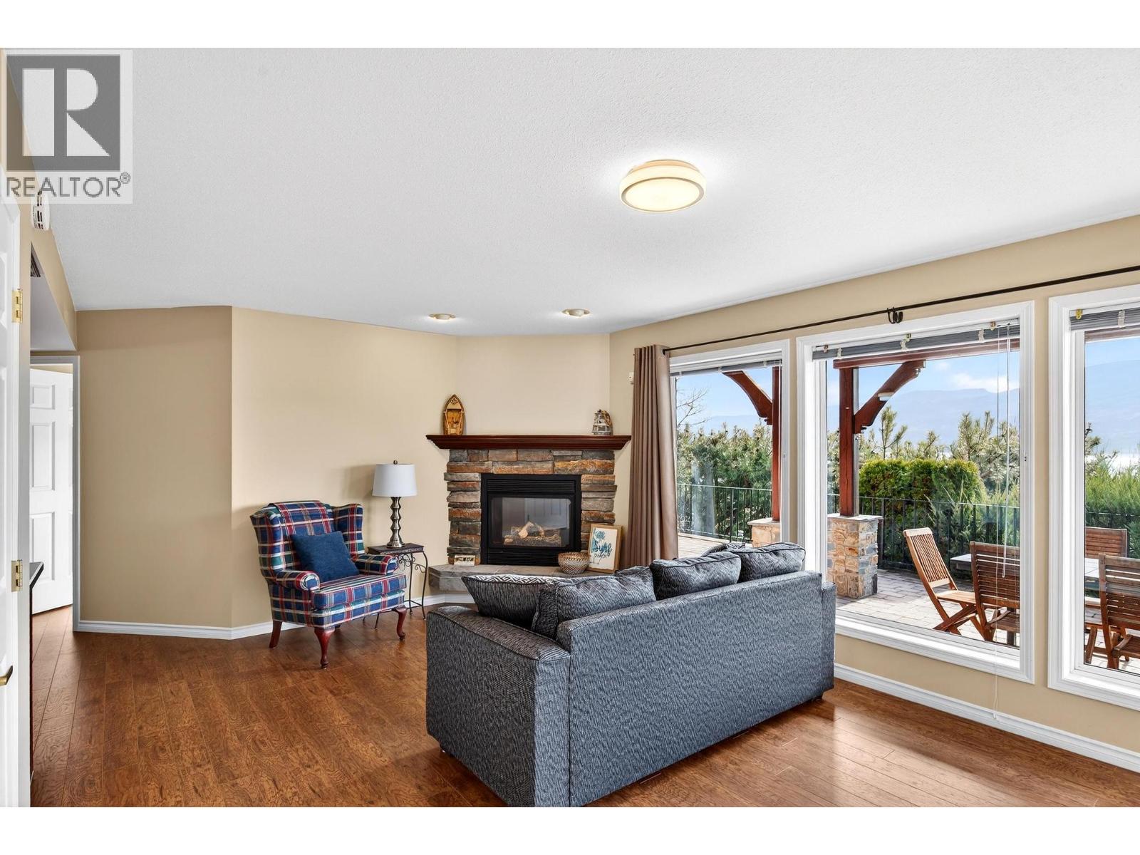 5312 Fulton Place, Peachland