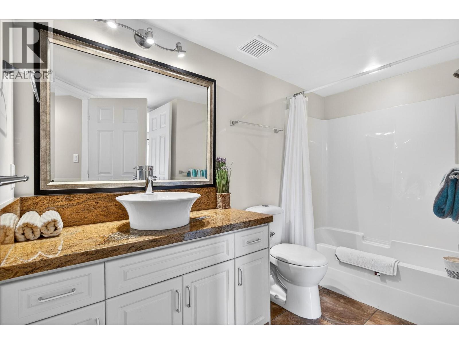 5312 Fulton Place, Peachland