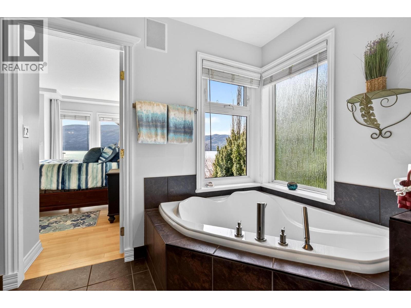 5312 Fulton Place, Peachland