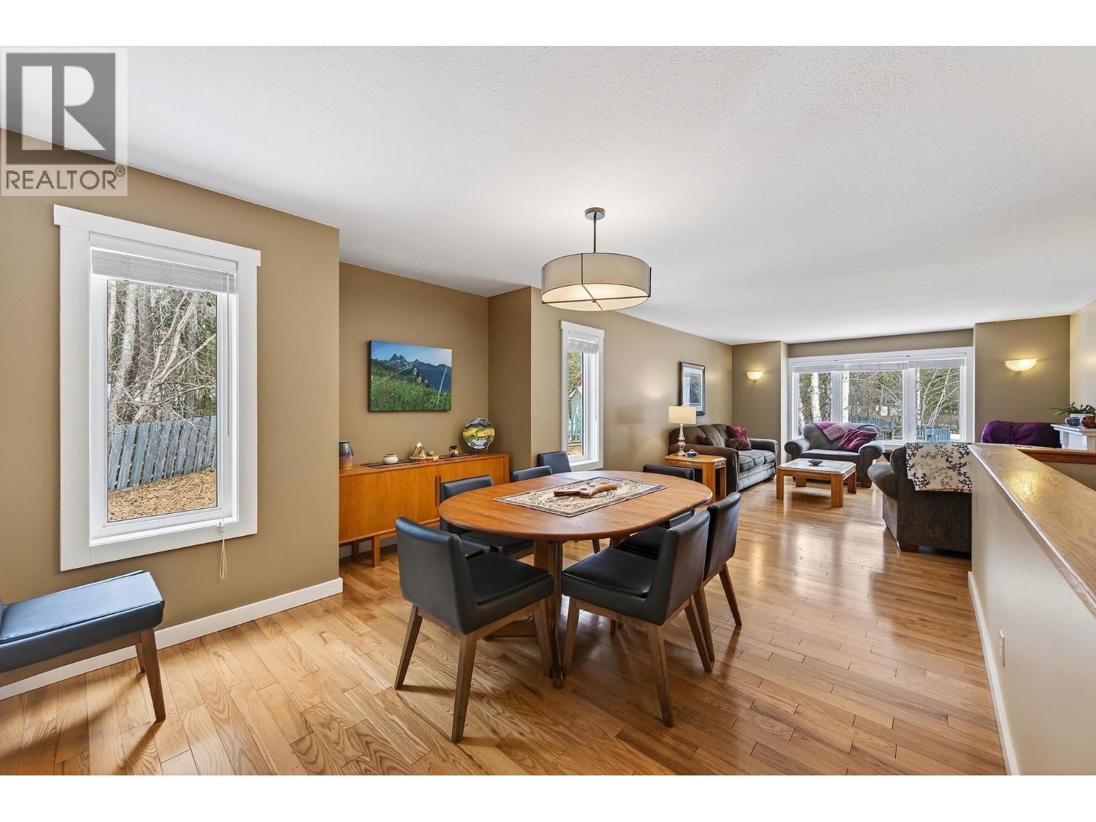  656 Lafontaine Road East, Golden