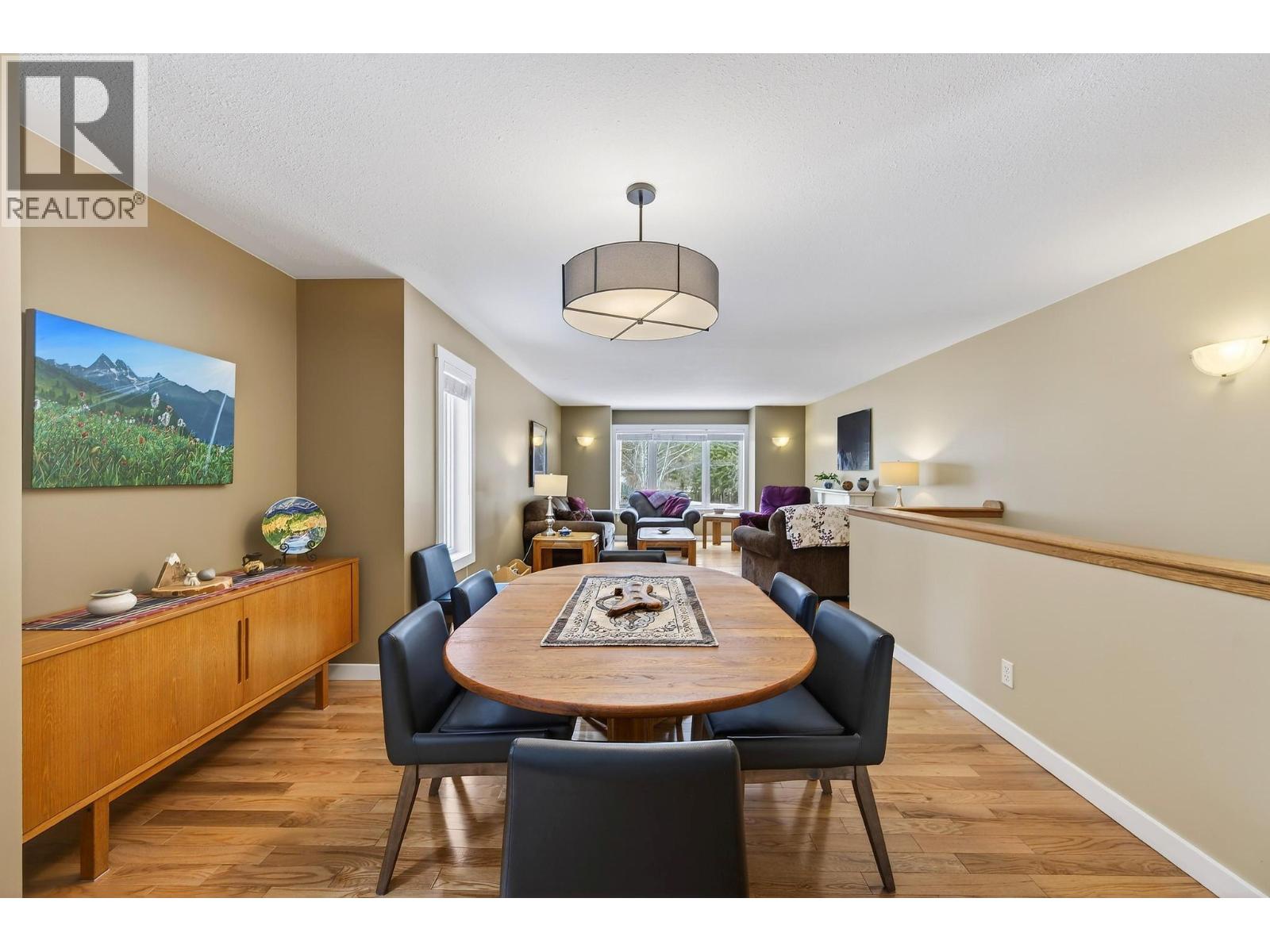  656 Lafontaine Road East, Golden