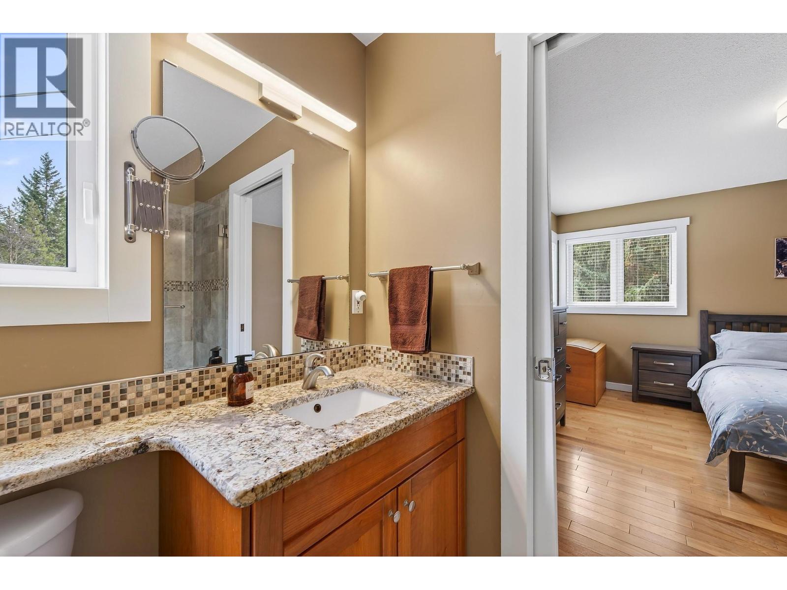  656 Lafontaine Road East, Golden